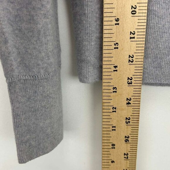 Banana Republic Women's Medium Sweater 100% Merino Wool Gray Crew Neck - Picture 4 of 11